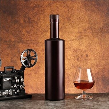 Bouteilles de vin en verre noir