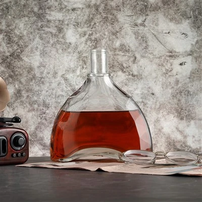 Bouteille d'alcool de 750 ml avec verre