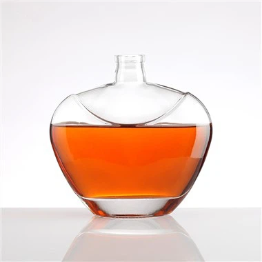 Bouteille en verre pour mettre du whisky
